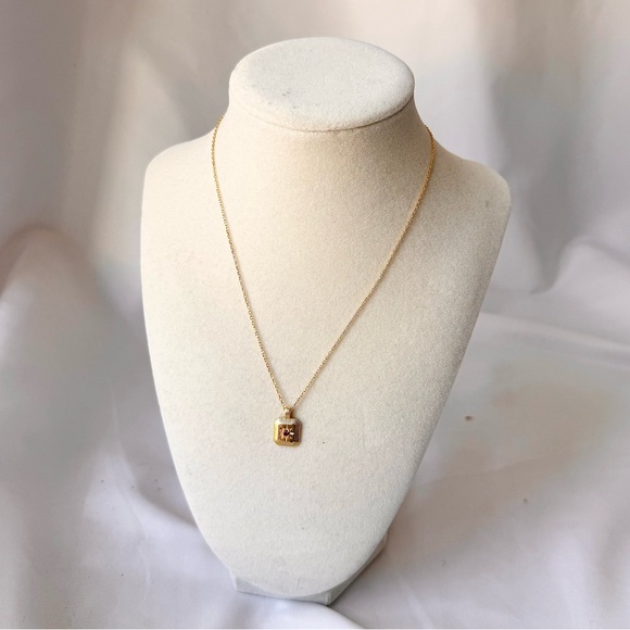 Jewelry - Red Sun Pendant Necklace in Gold